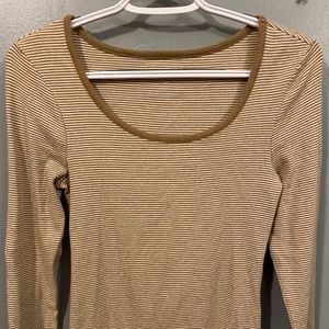EUC**Old navy women’s size small long sleeve top
